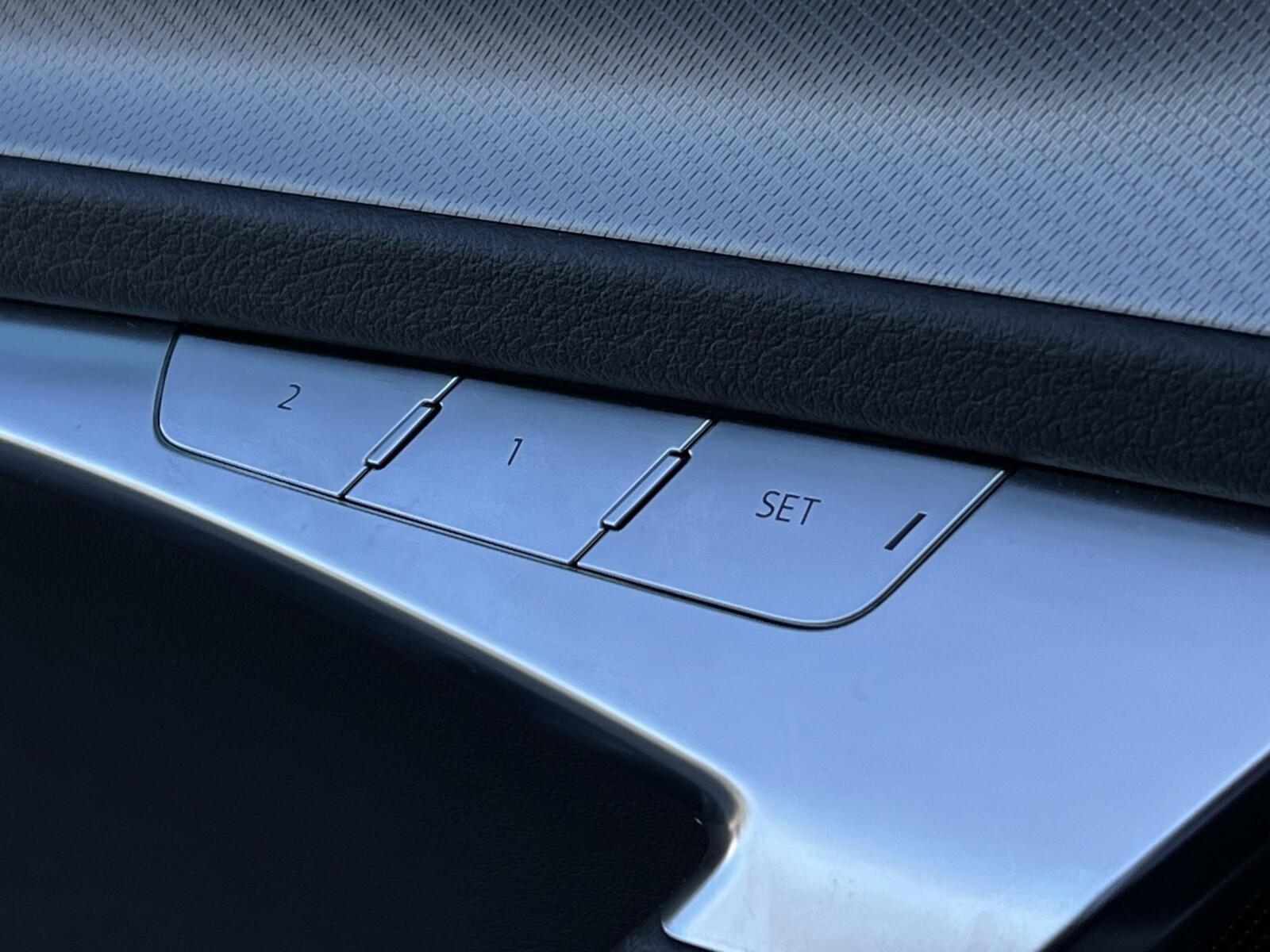 Quattro Matrix LED Tempomat Apple CarPlay Kamera 360 Sportowe fotele 18