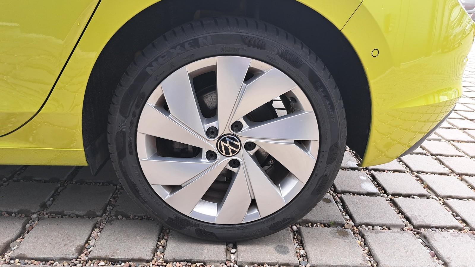 Volkswagen Golf Style 17