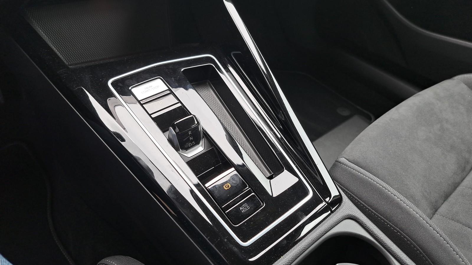 Volkswagen Golf Style 14
