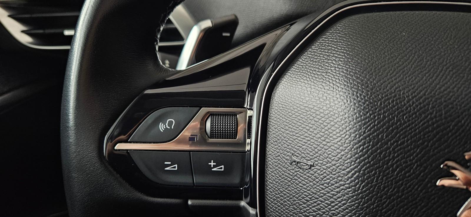 Peugeot 3008 1.6 180KM puretech Allure Automat Bezwypadkowy Salon Polska 15