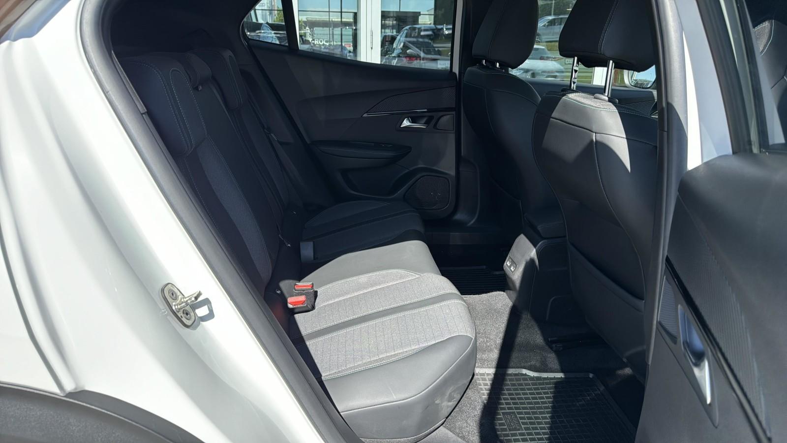 1.2 PureTech 130 KM_GT_LED_Tempomat_Lane assist_Keyless_Salon PL 11