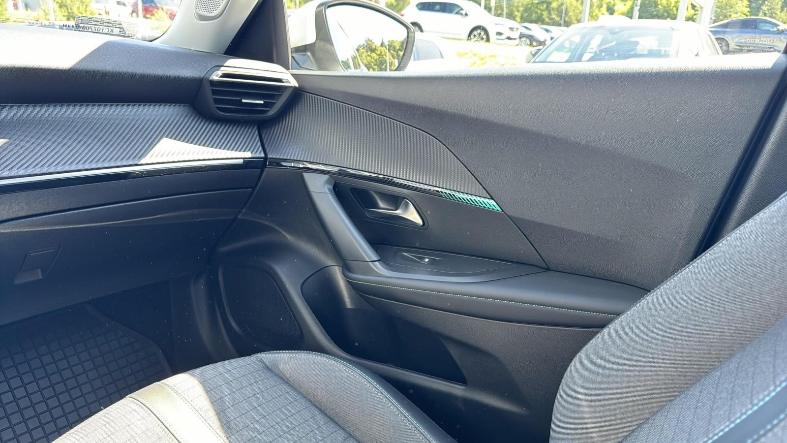 1.2 PureTech 130 KM_GT_LED_Tempomat_Lane assist_Keyless_Salon PL 16