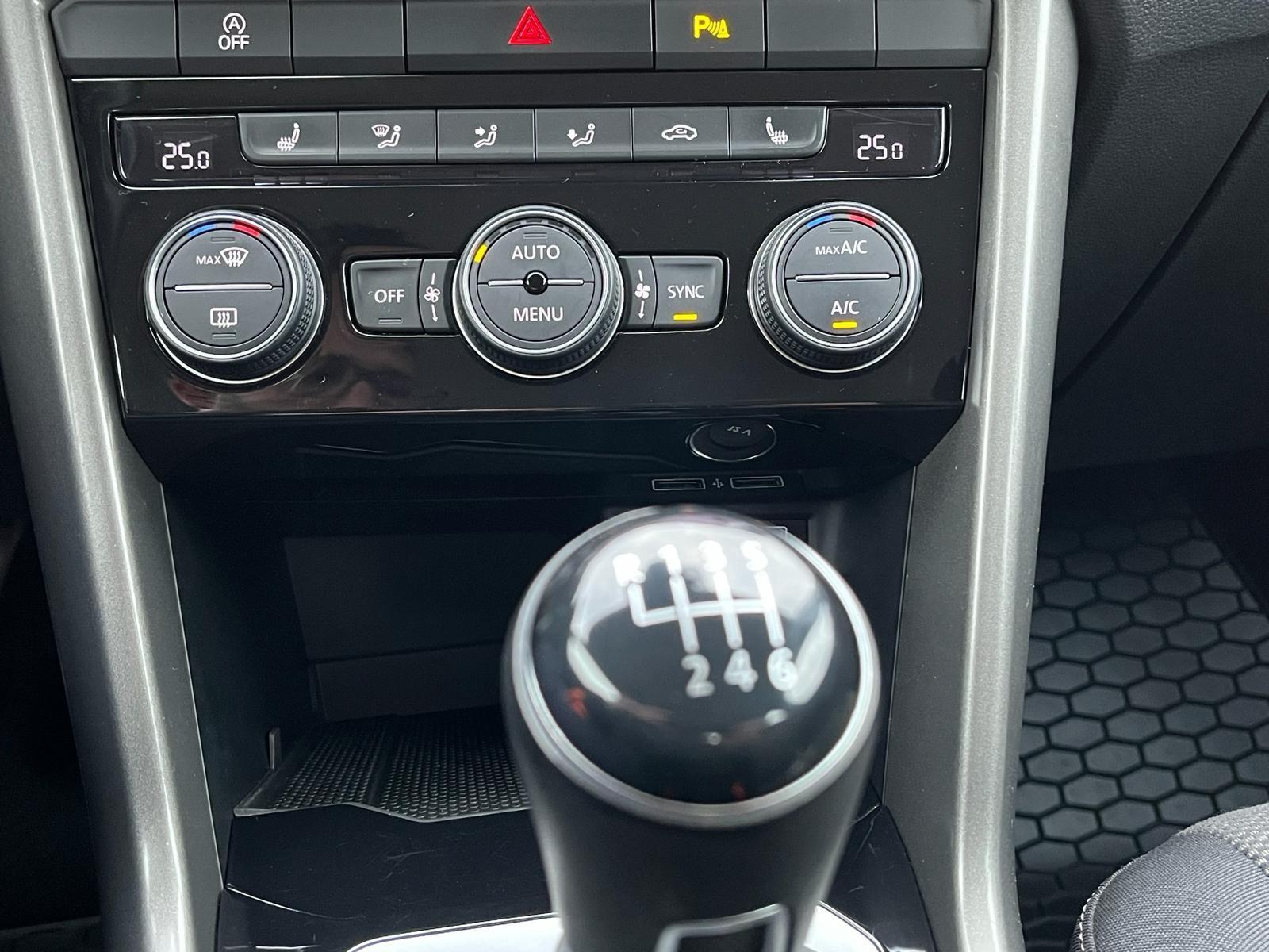 Volkswagen T-Roc ADVANCE 19