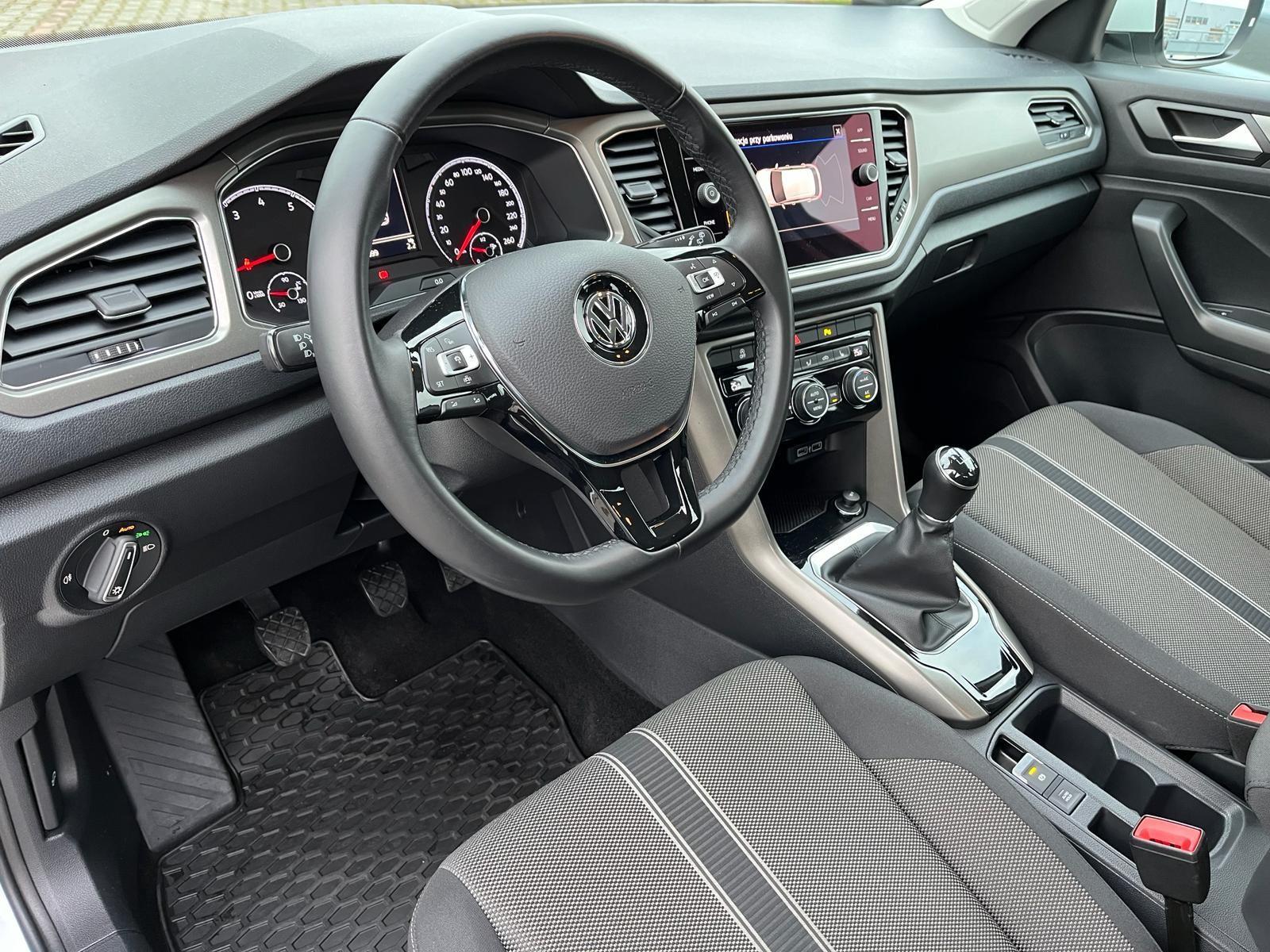 Volkswagen T-Roc ADVANCE 8