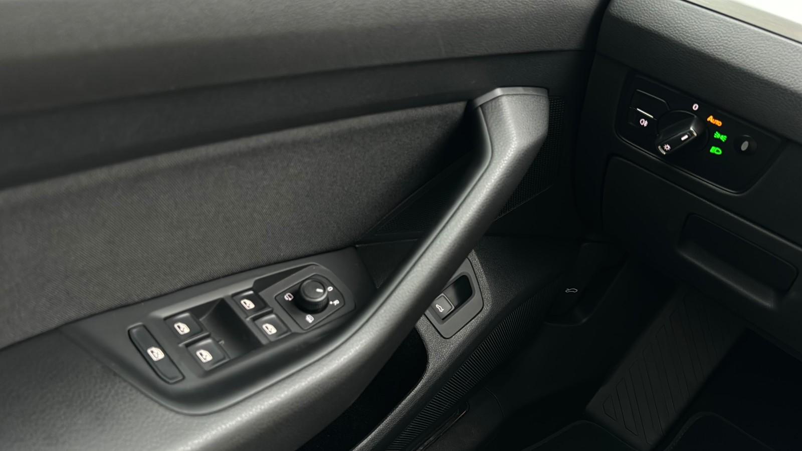 2.0 TDI 150 KM_ESSENCE_DSG_Park Pilot_Lane Assist_LED_FV23% 16