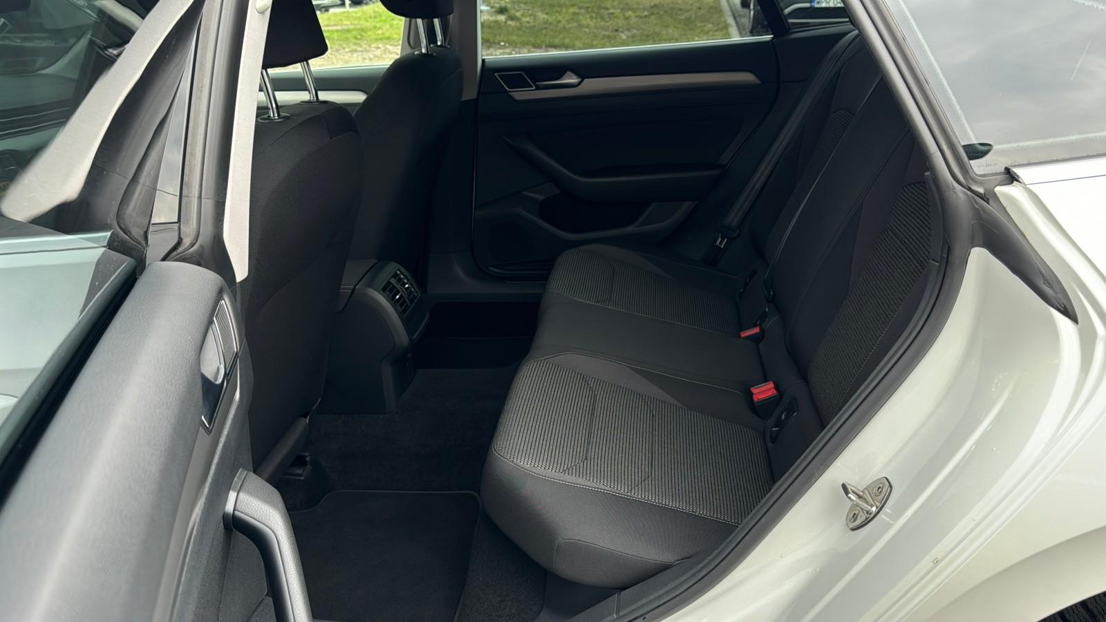 2.0 TDI 150 KM_ESSENCE_DSG_Park Pilot_Lane Assist_LED_FV23% 10