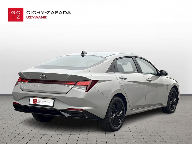 Hyundai Elantra 2022