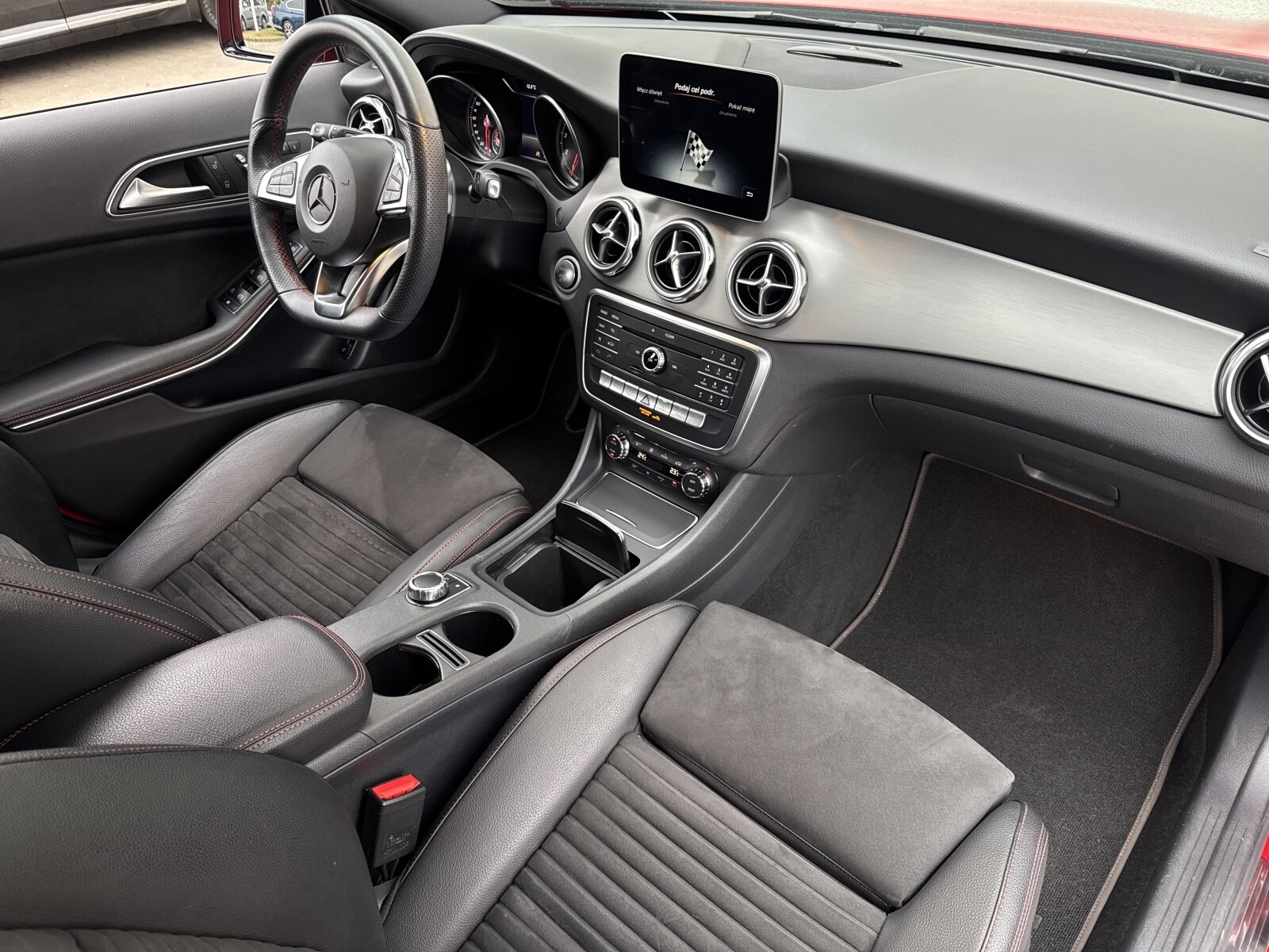 Mercedes-Benz GLA 200