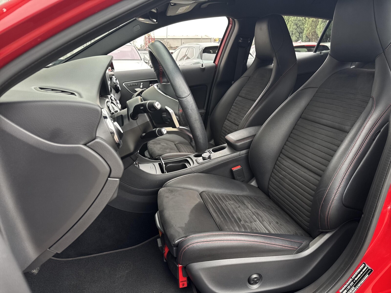 Mercedes-Benz GLA 200