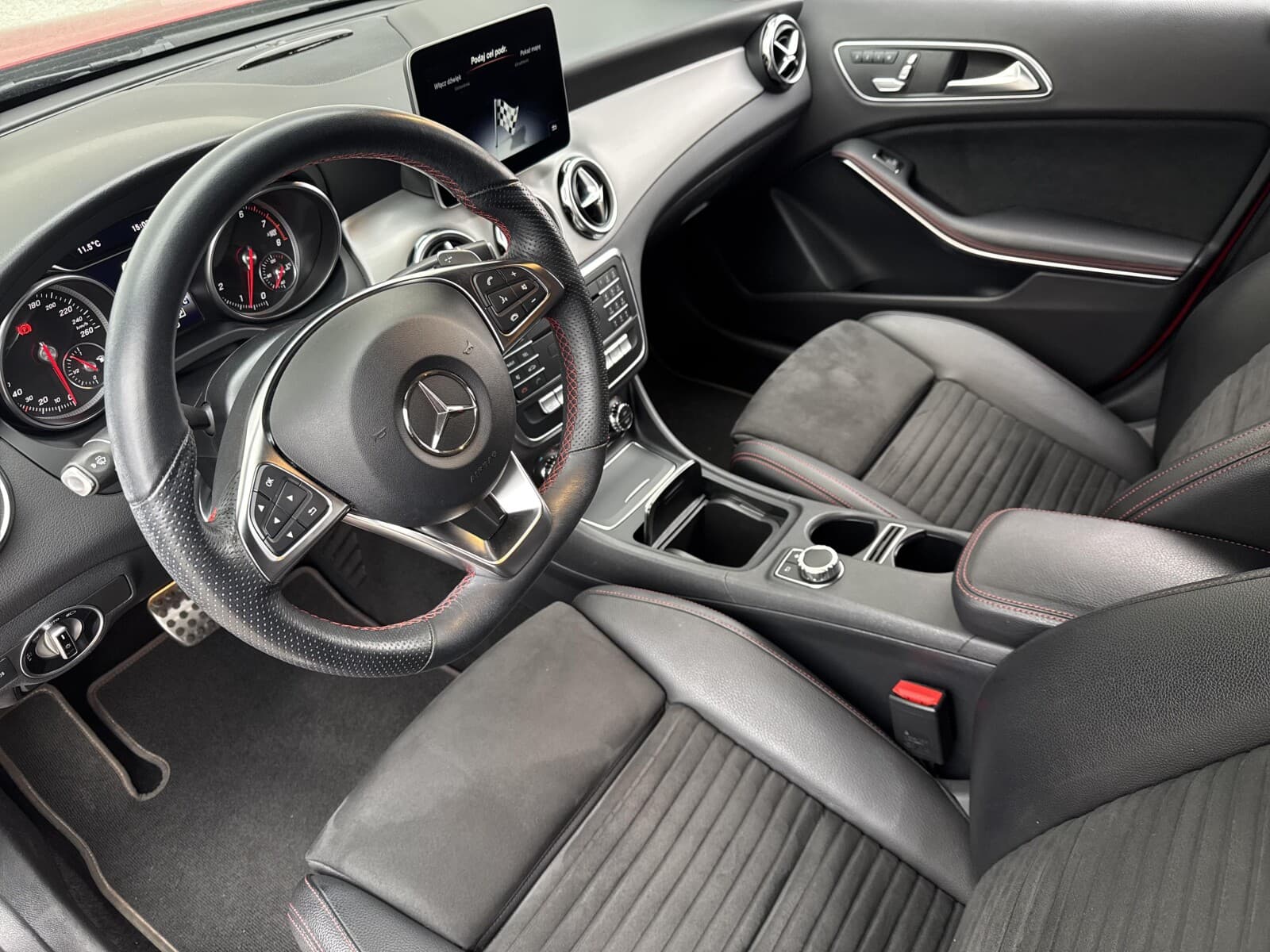 Mercedes-Benz GLA 200