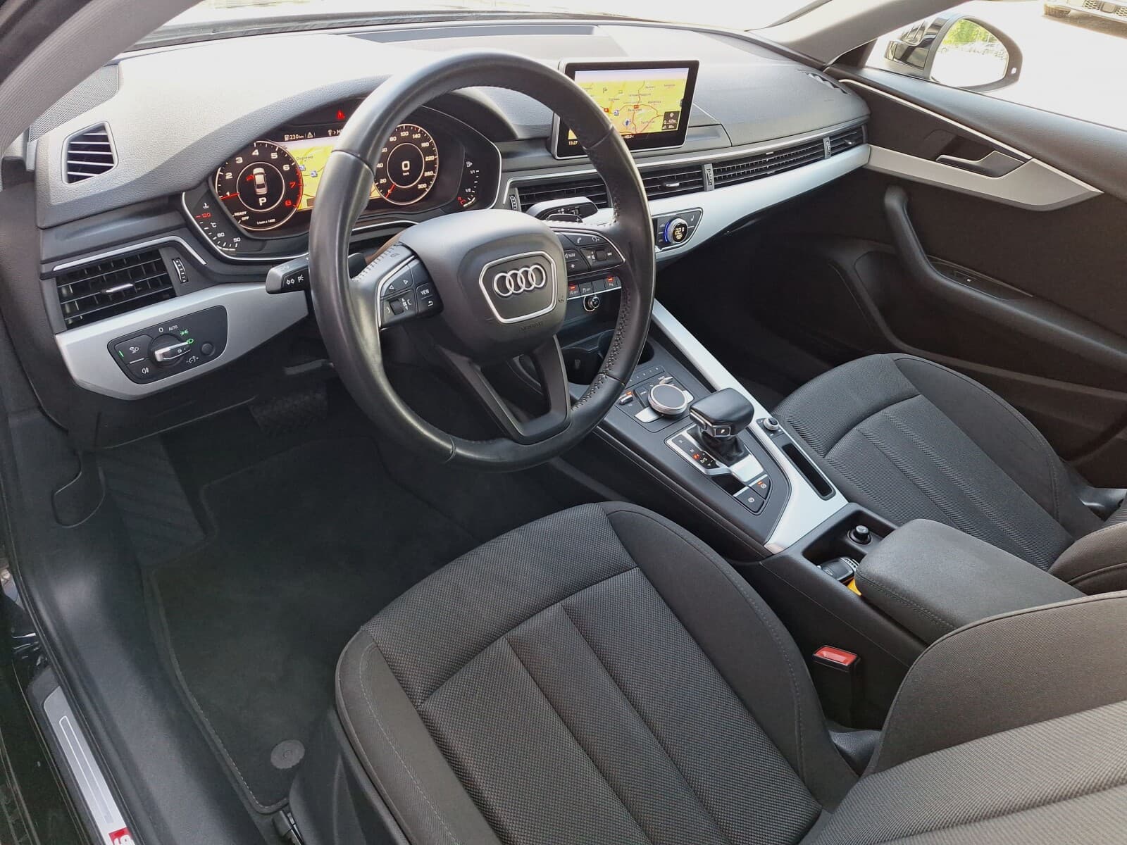 Audi A4 Limousine
