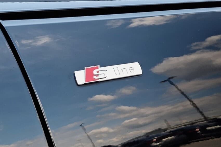 Audi A4 Limousine