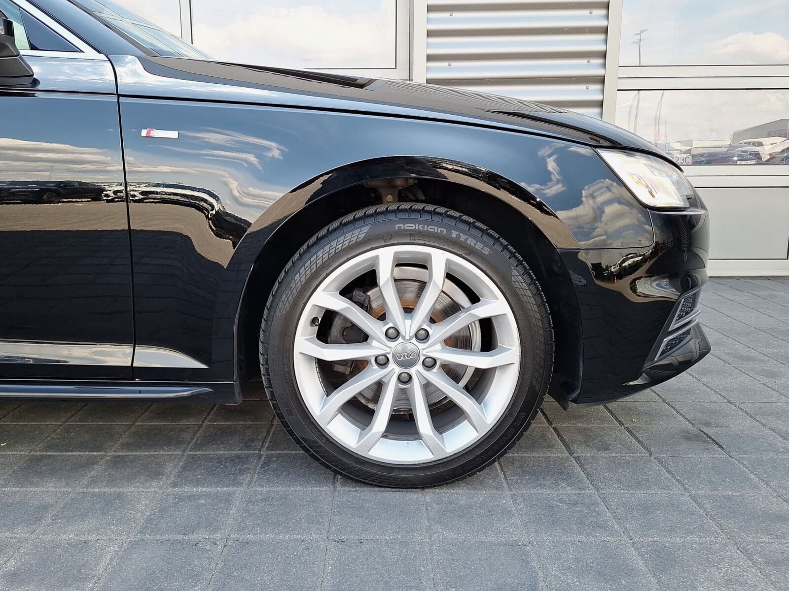 Audi A4 Limousine