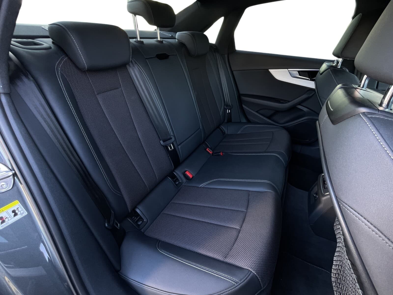 Audi A4 Limousine