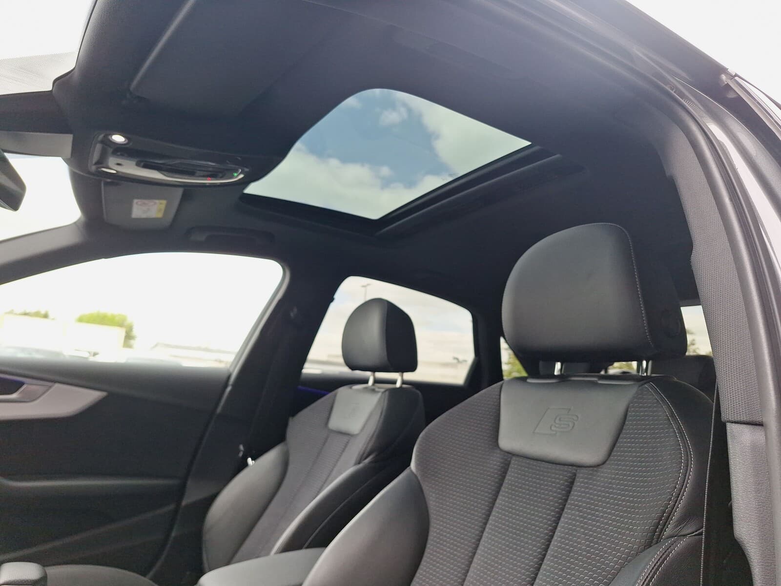 Audi A4 Limousine