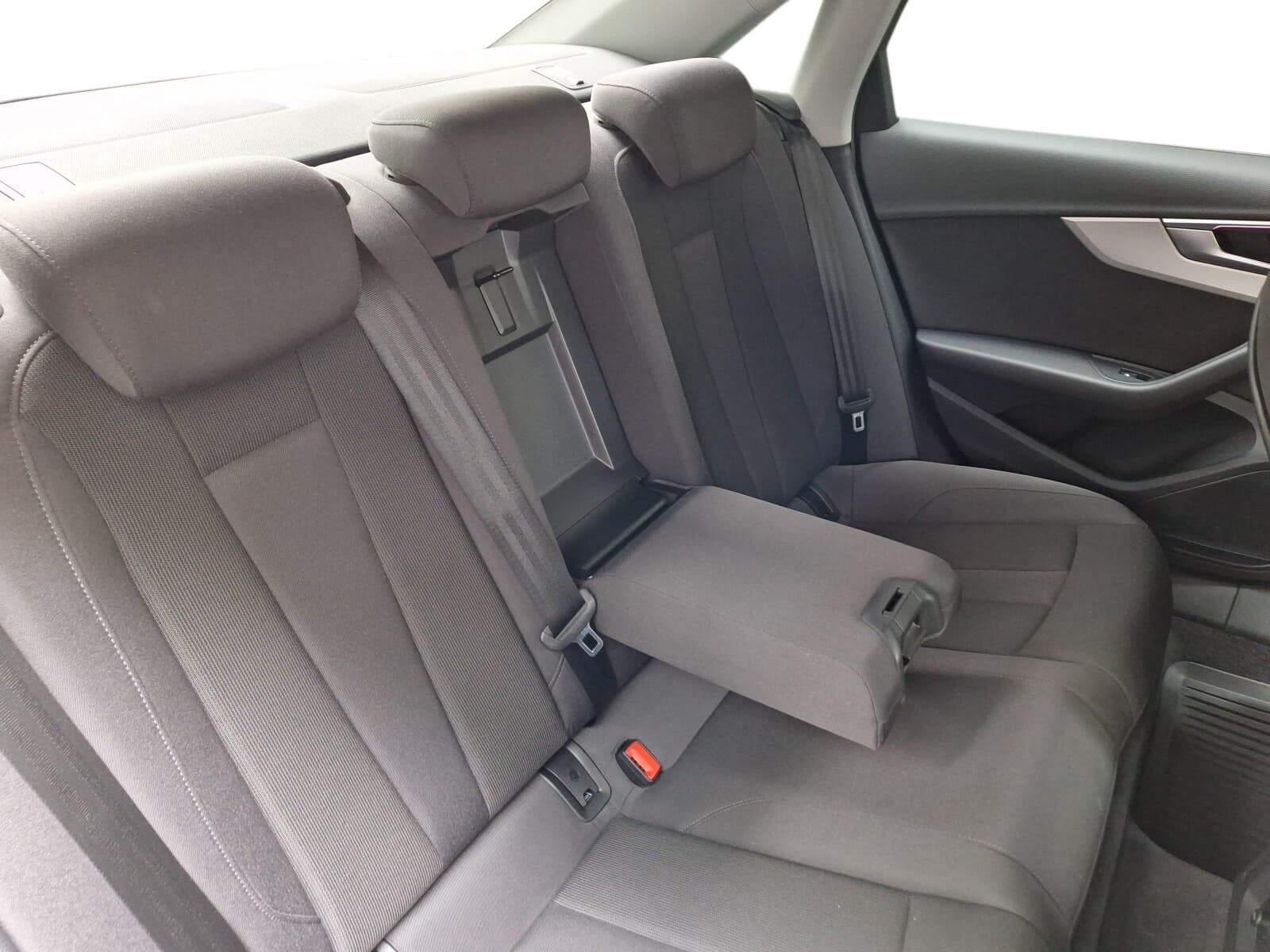 Audi A4 Limousine