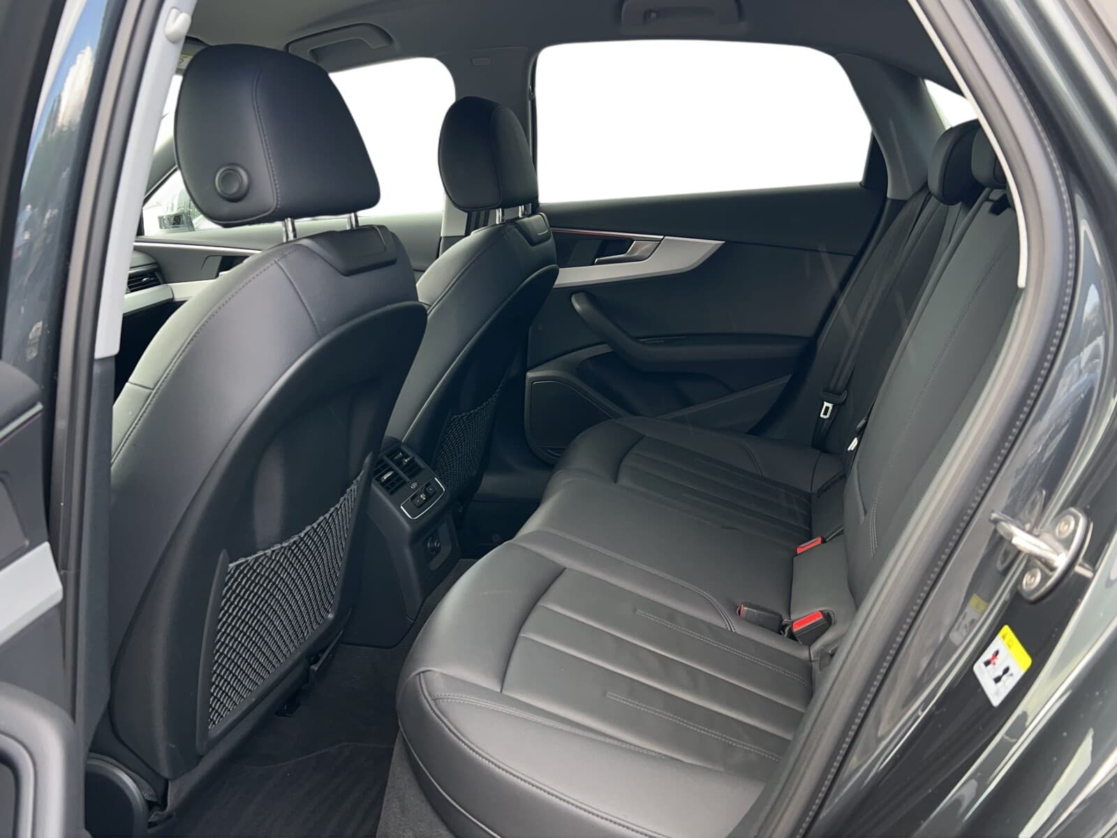 Audi A4 Limousine