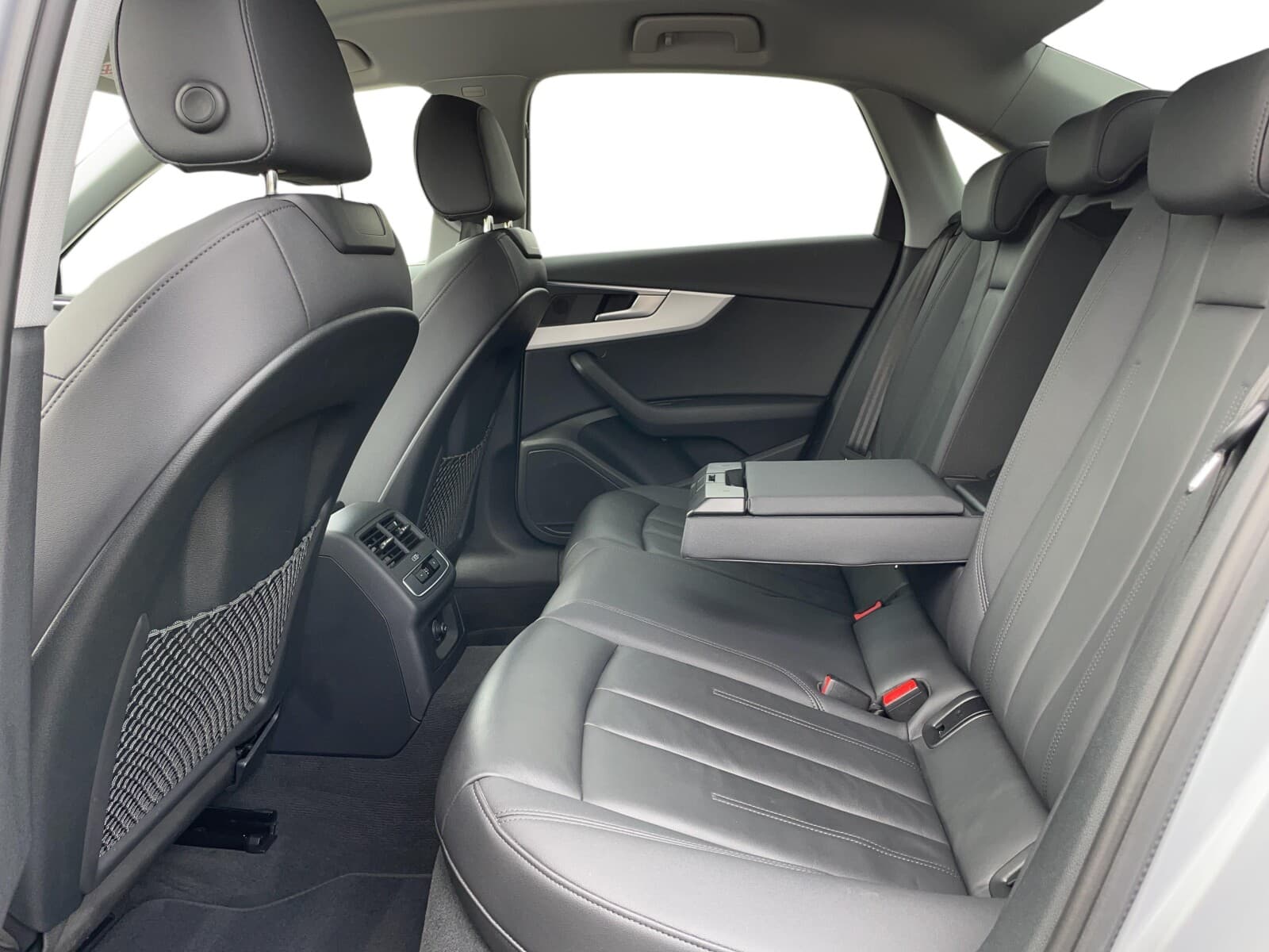 Audi A4 Limousine