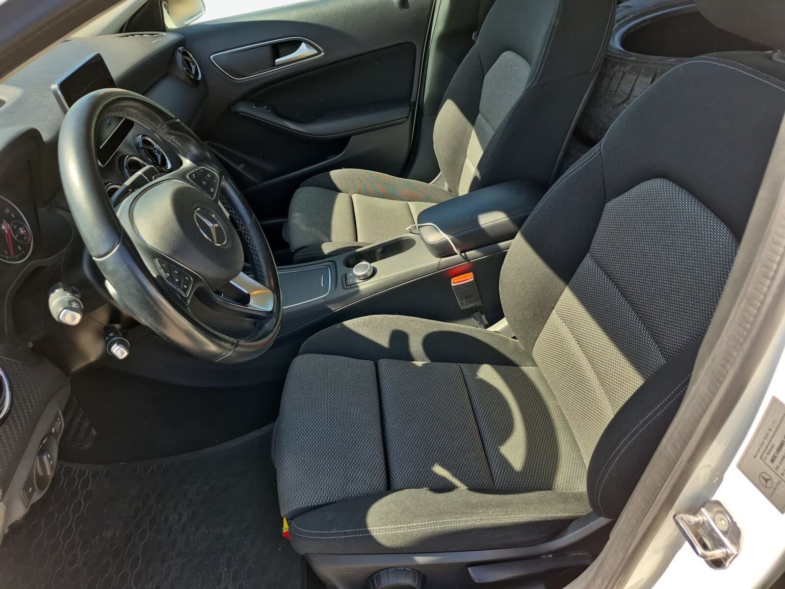 Mercedes-Benz GLA 200
