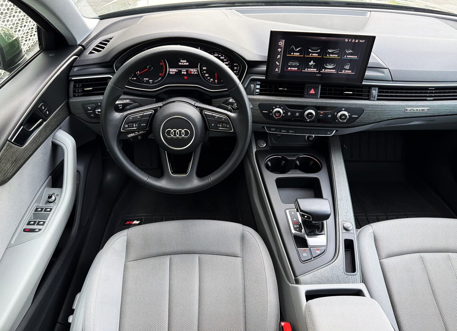 Audi A4 Limousine