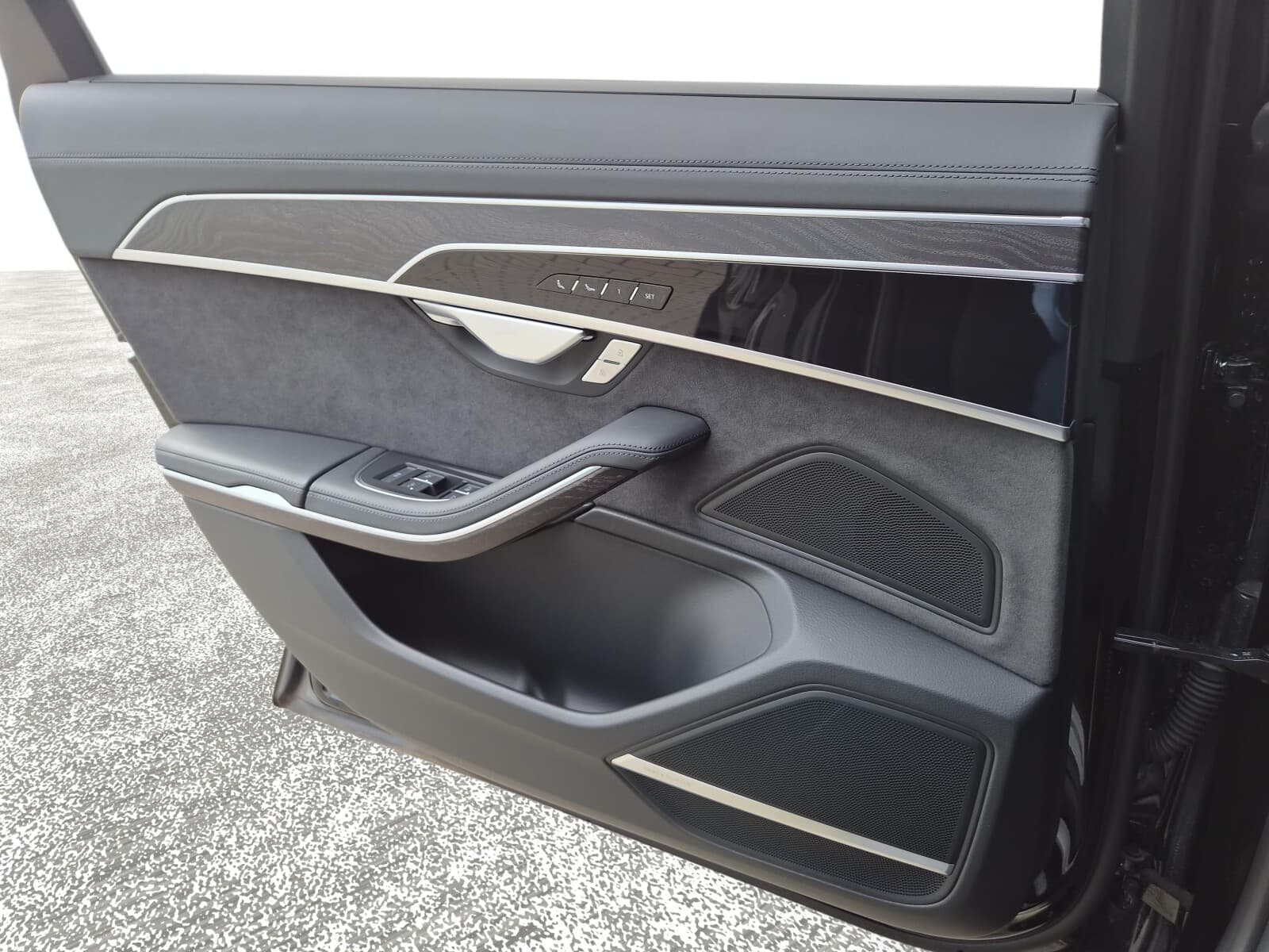 Audi A8 L