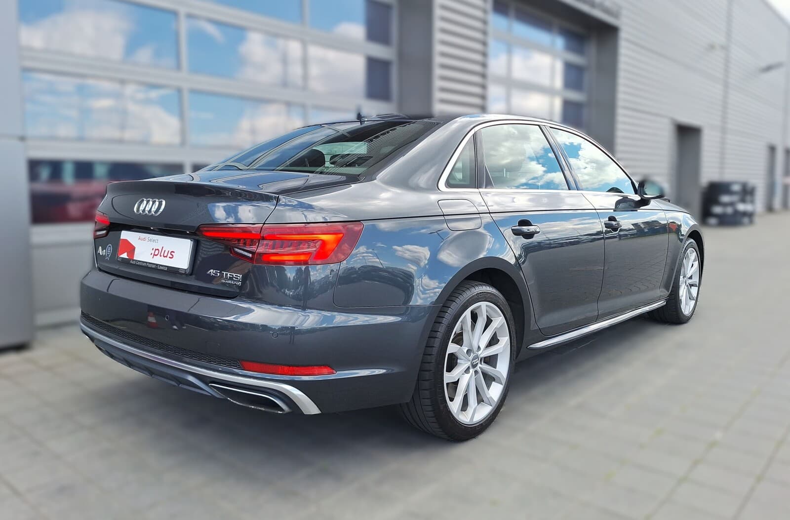 Audi A4 Limousine