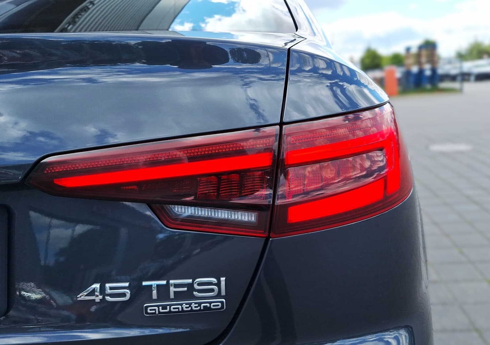 Audi A4 Limousine