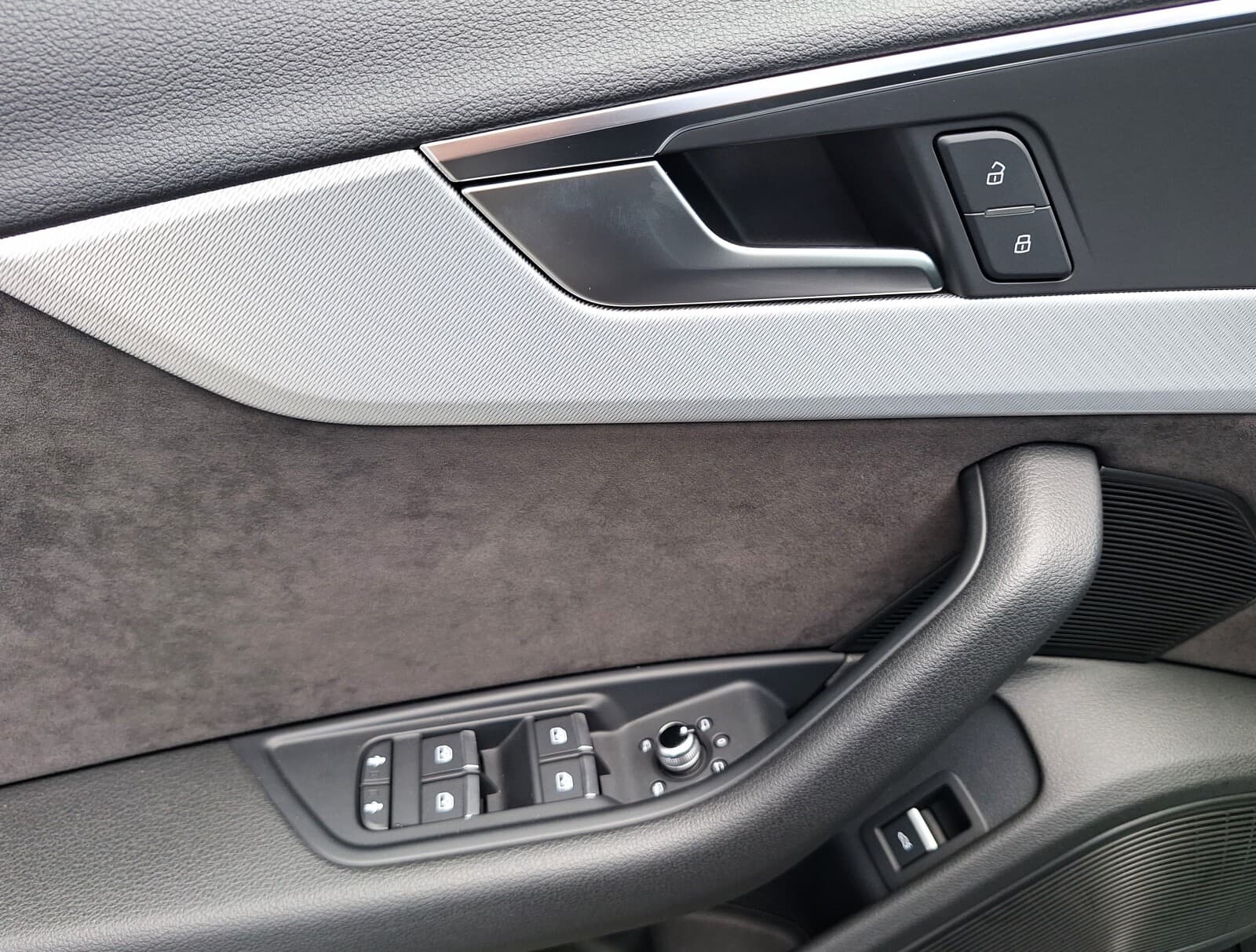 Audi A4 Limousine