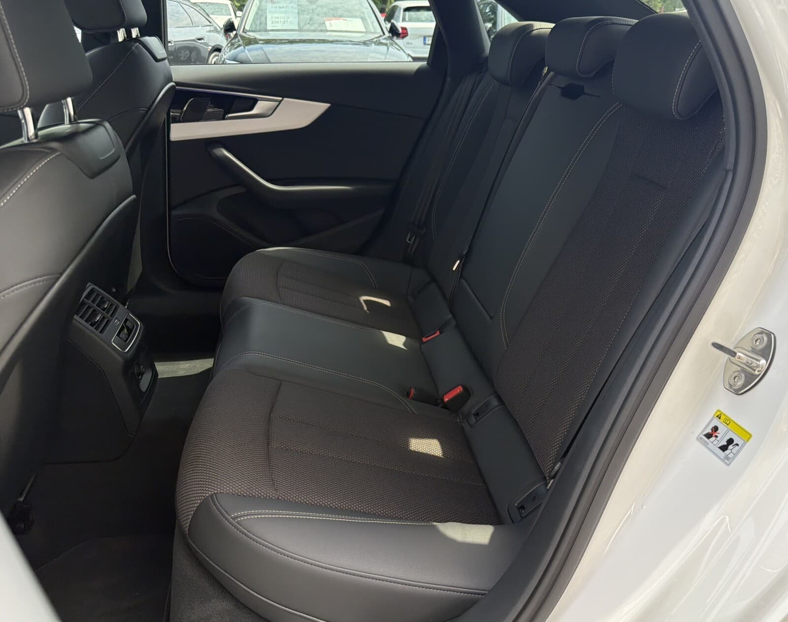 Audi A4 Limousine