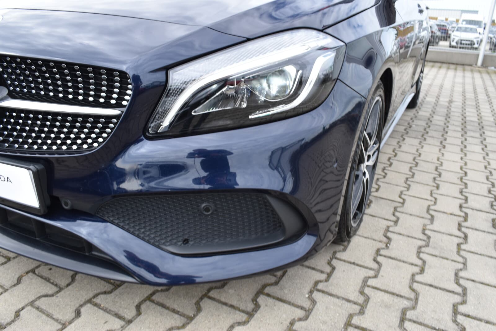 Mercedes-Benz A 180