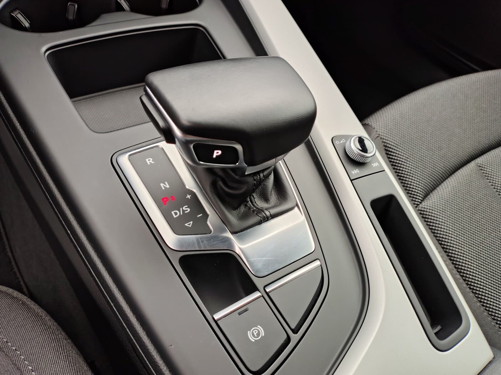 Audi A4 Limousine