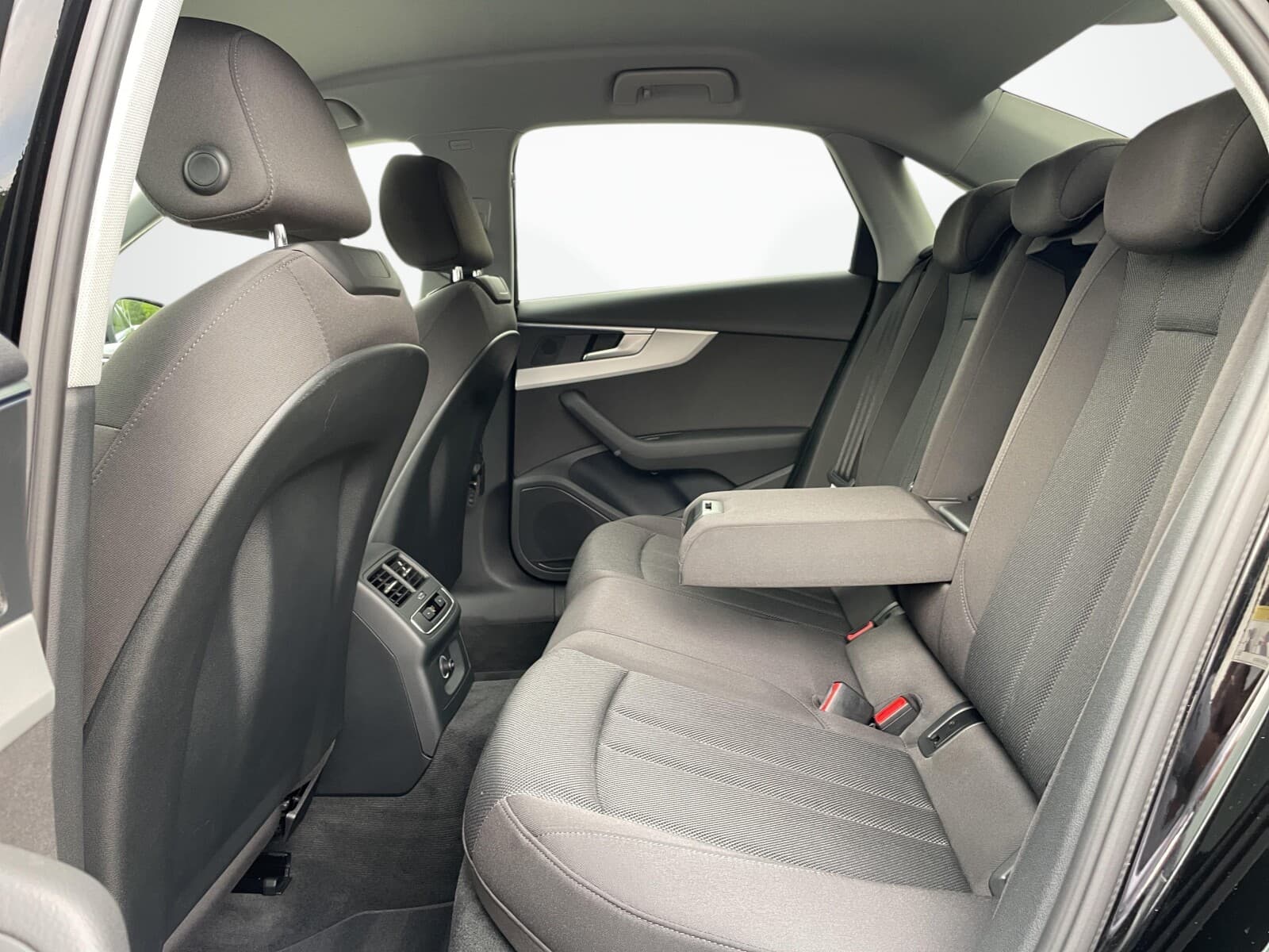 Audi A4 Limousine