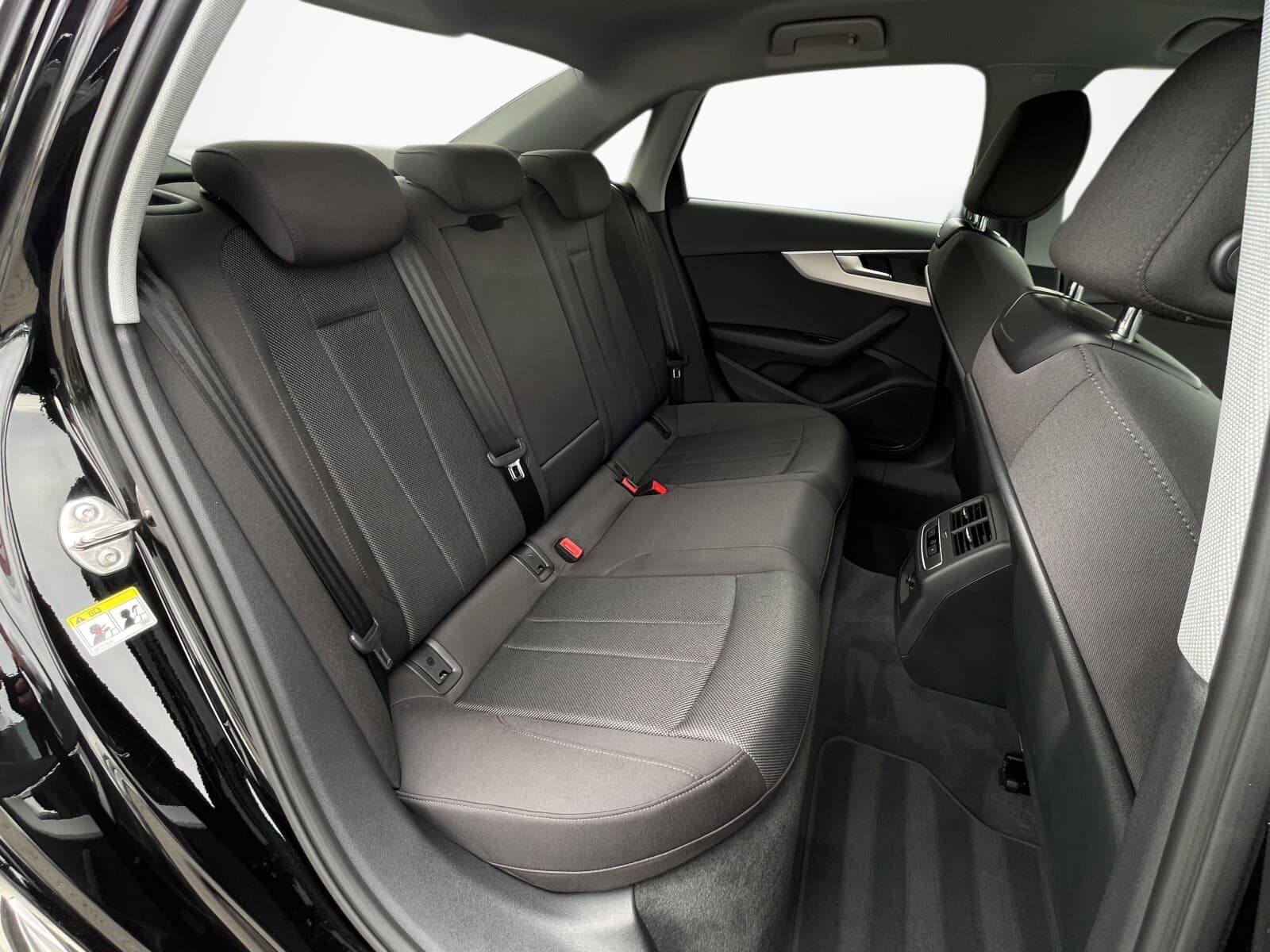 Audi A4 Limousine