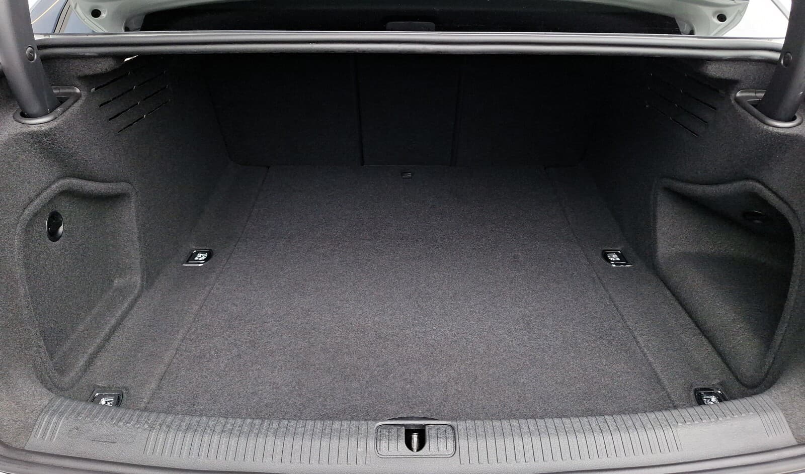 Audi A4 Limousine