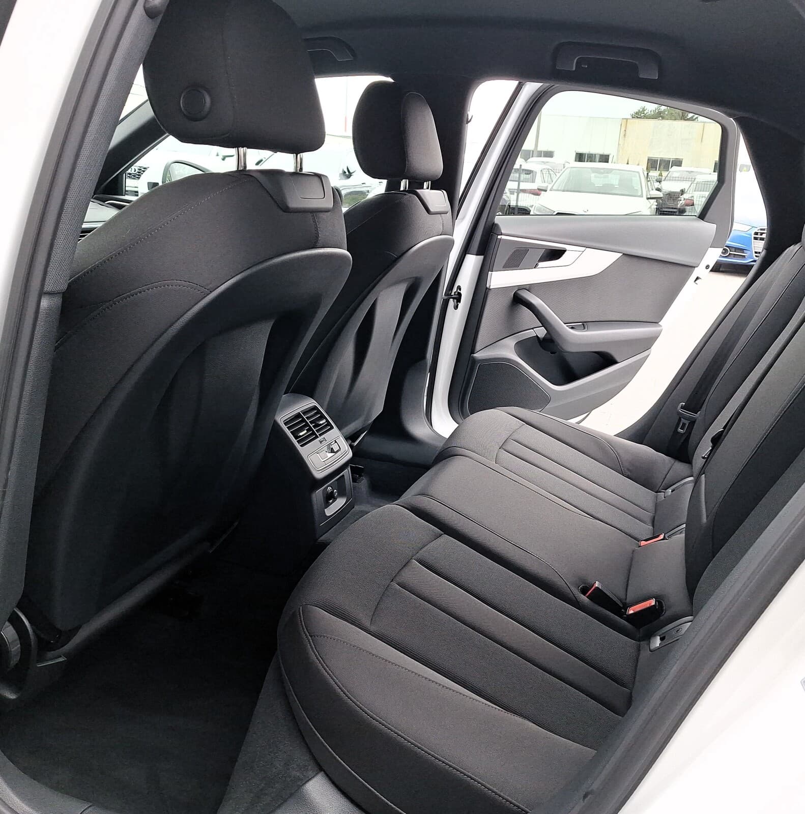 Audi A4 Limousine
