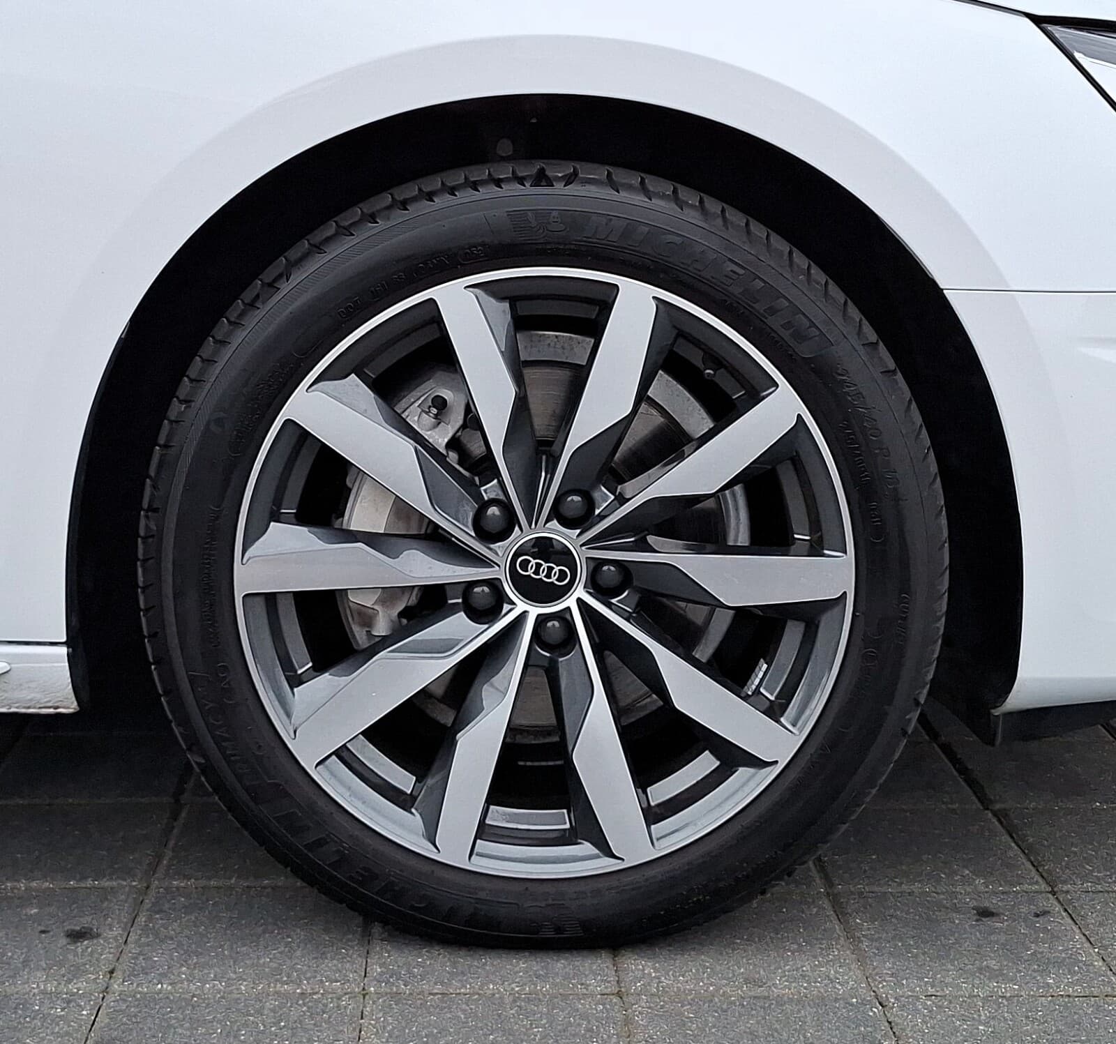 Audi A4 Limousine