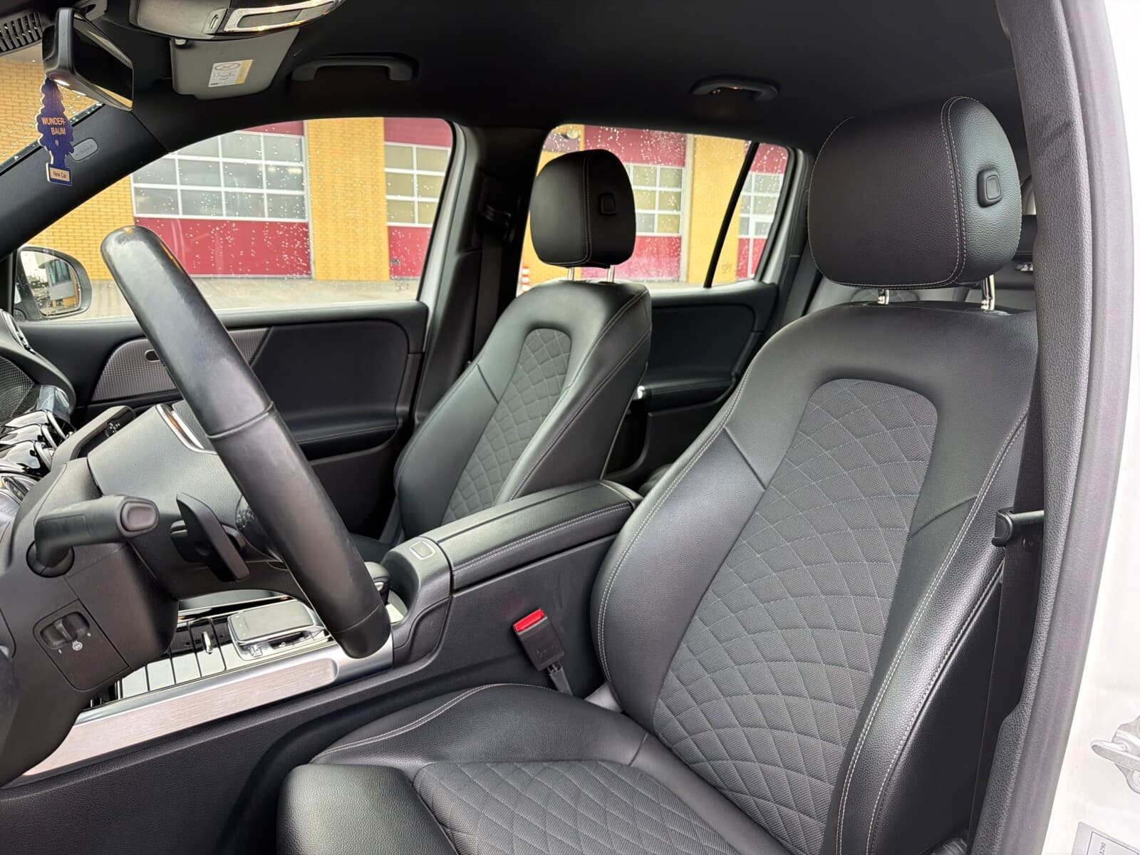 Mercedes-Benz GLB 200