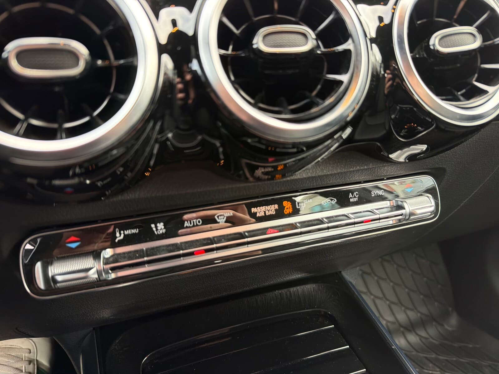 Mercedes-Benz GLB 200