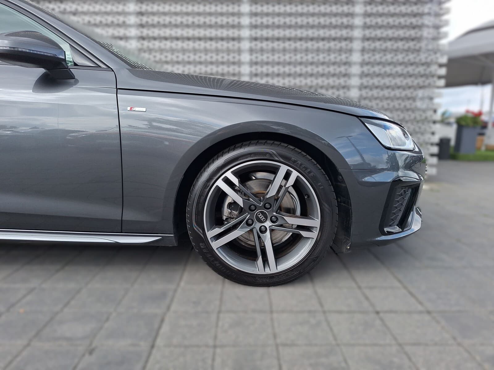 Audi A4 Limousine